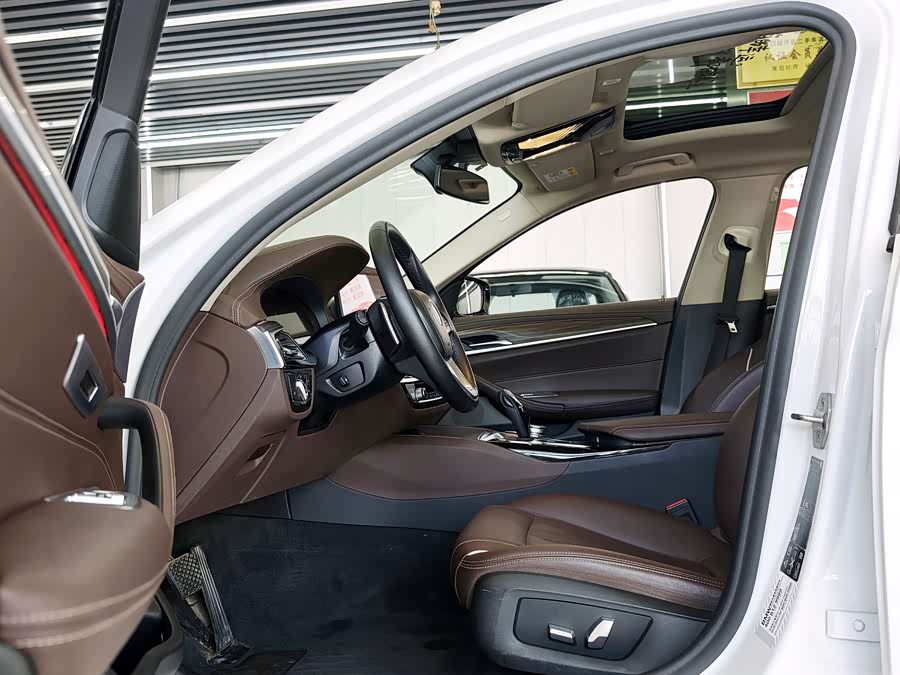 BMW 5 Series 2021