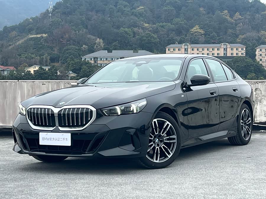 BMW 5 Series 2024