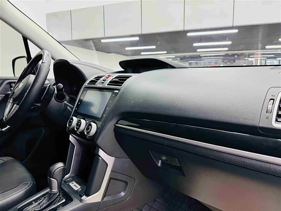 Subaru Forester 2016 — фото 26