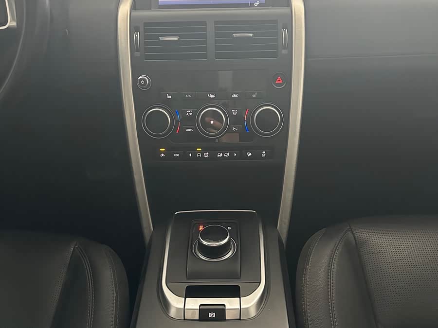 Land Rover Discovery Sport 2017 — фото 10