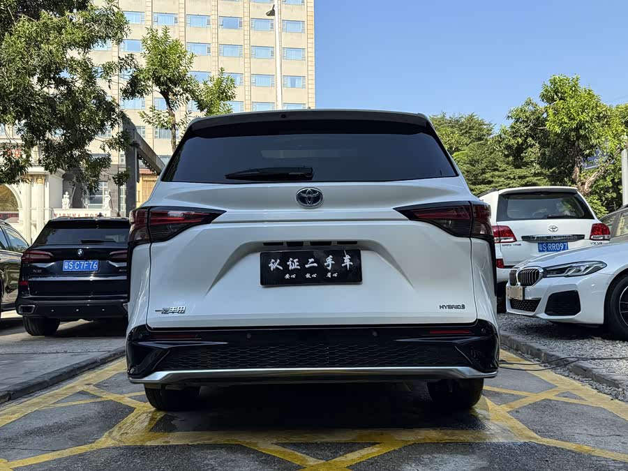 Toyota Granvia 2024