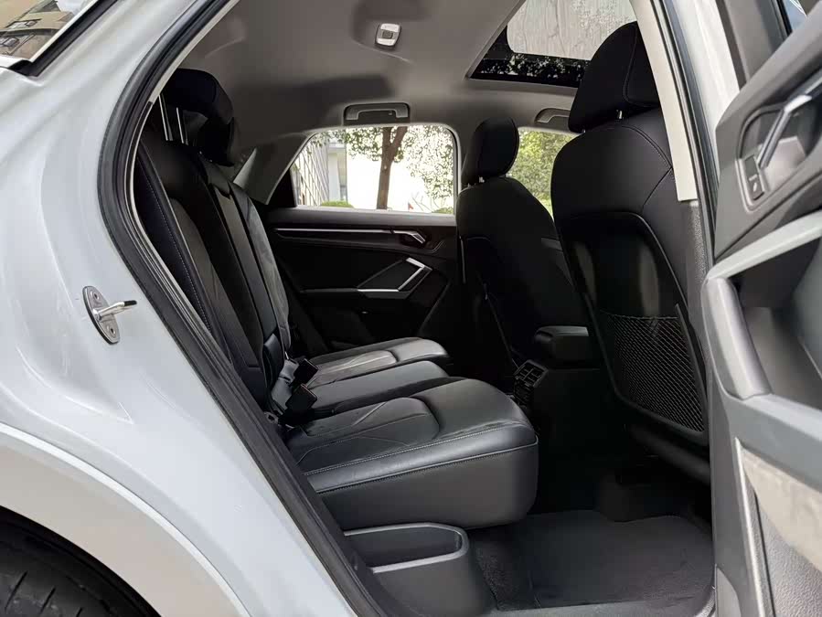 Audi Q3 Sportback 2023 — фото 14