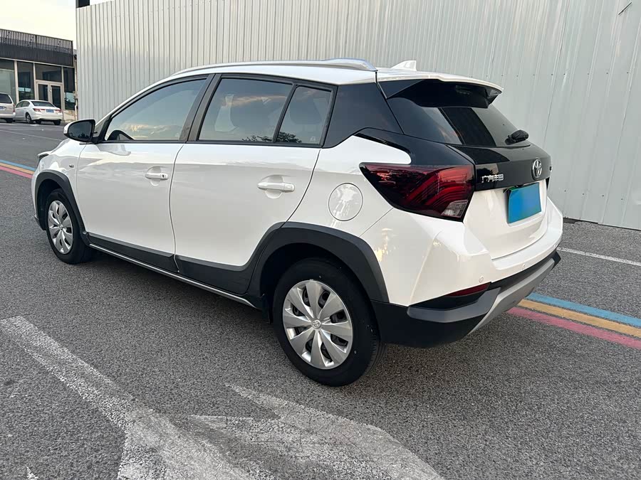 Toyota Yaris L 2021
