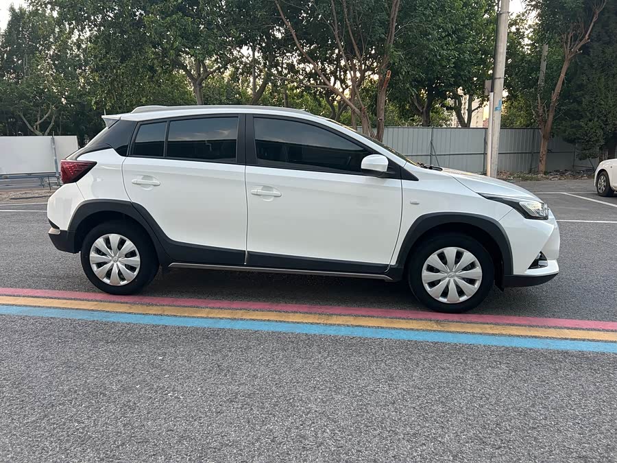 Toyota Yaris L 2021