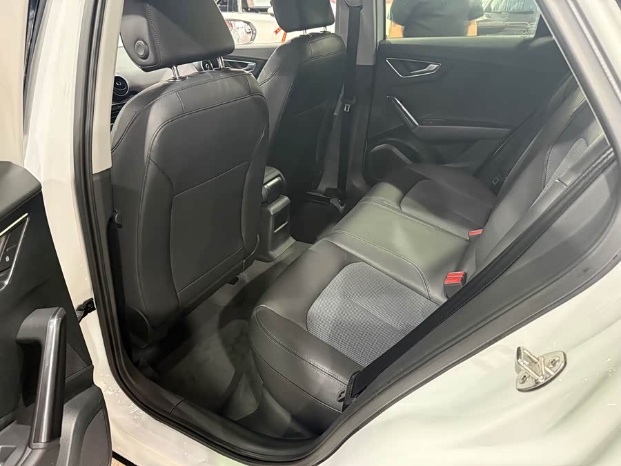 Audi Q2L 2018