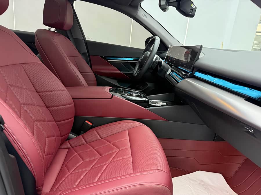 BMW 5 Series 2025