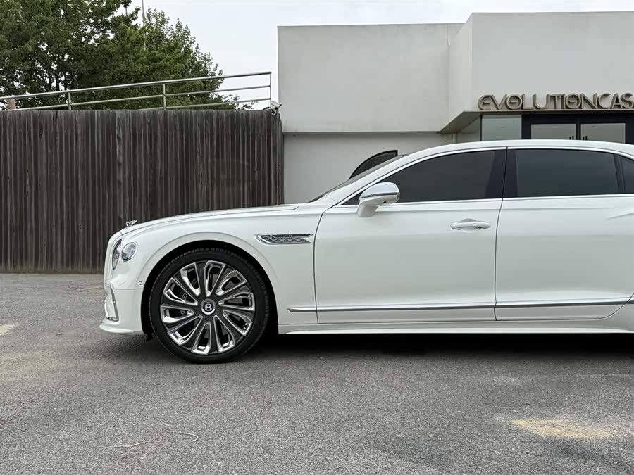 Bentley Flying Spur Plug-In Hybrid 2025