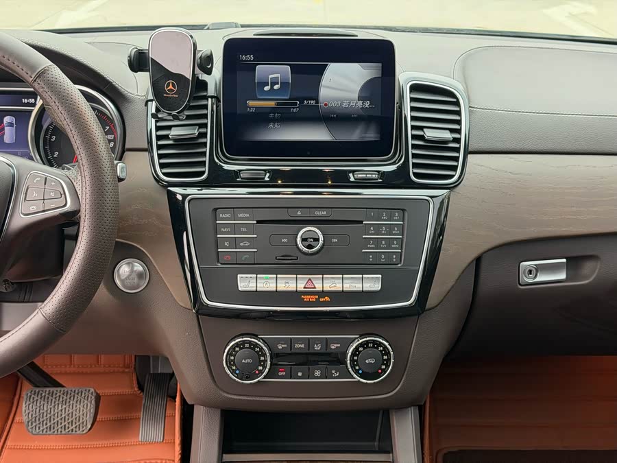 Mercedes-Benz GLE 2017 — фото 14