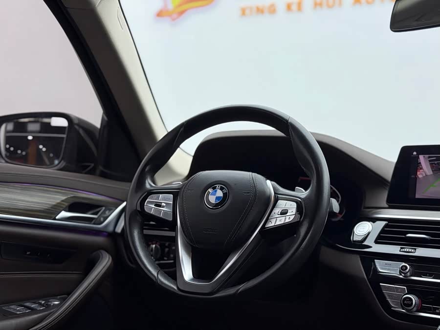 BMW 5 Series 2020 — фото 9