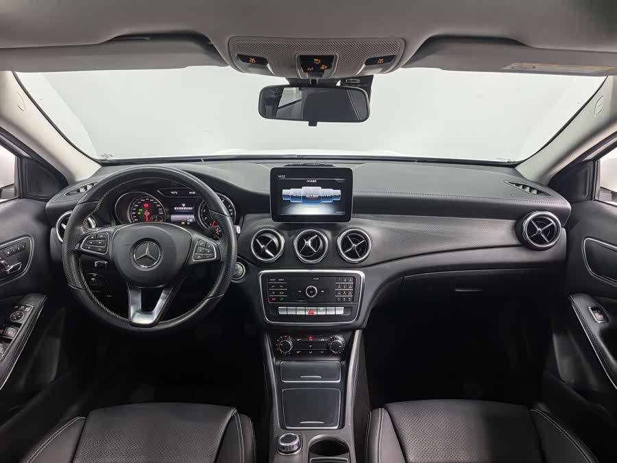 Mercedes-Benz GLA 2018 — фото 11