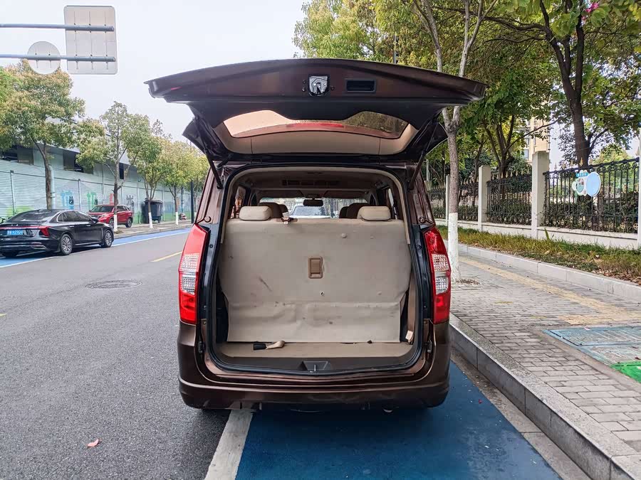 Wuling Hongguang 2016