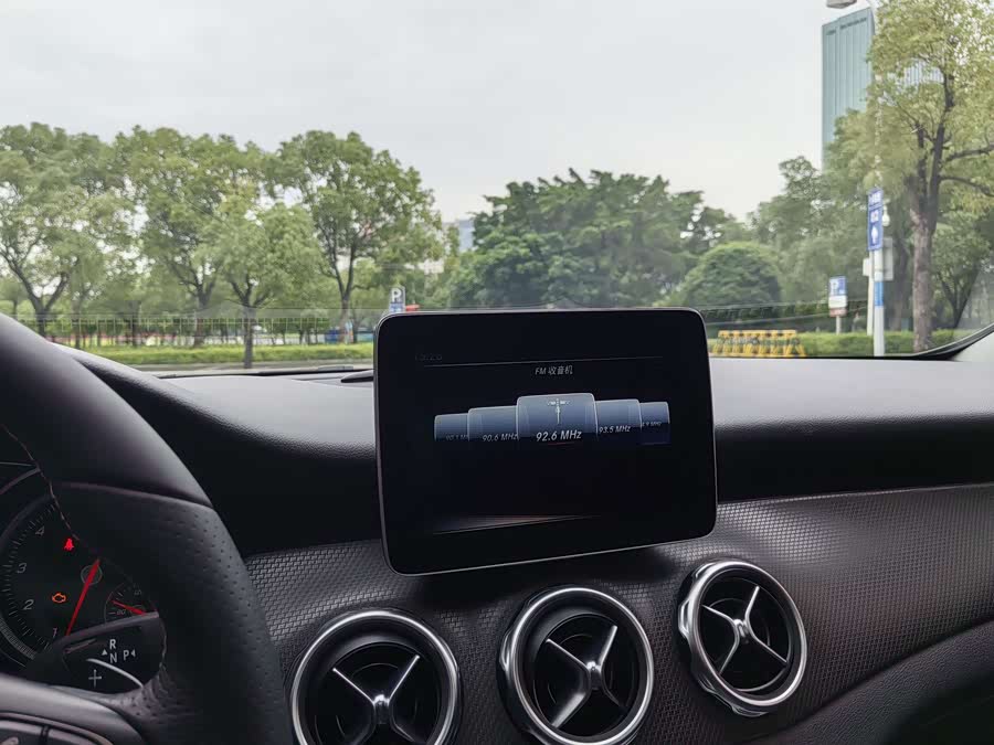 Mercedes-Benz GLA 2017 — фото 28