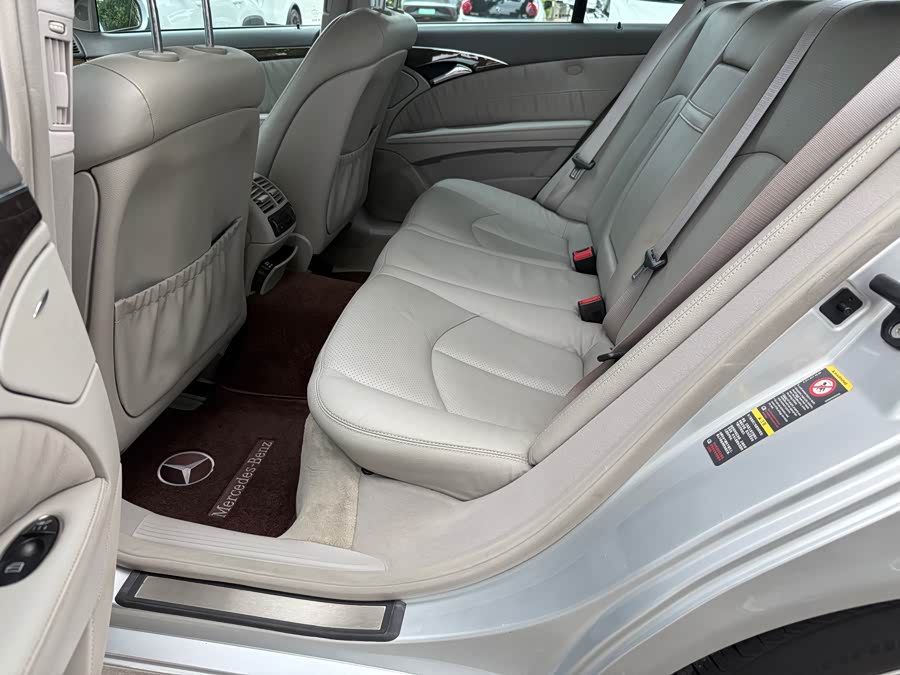 Mercedes-Benz E-Class 2005 — фото 16