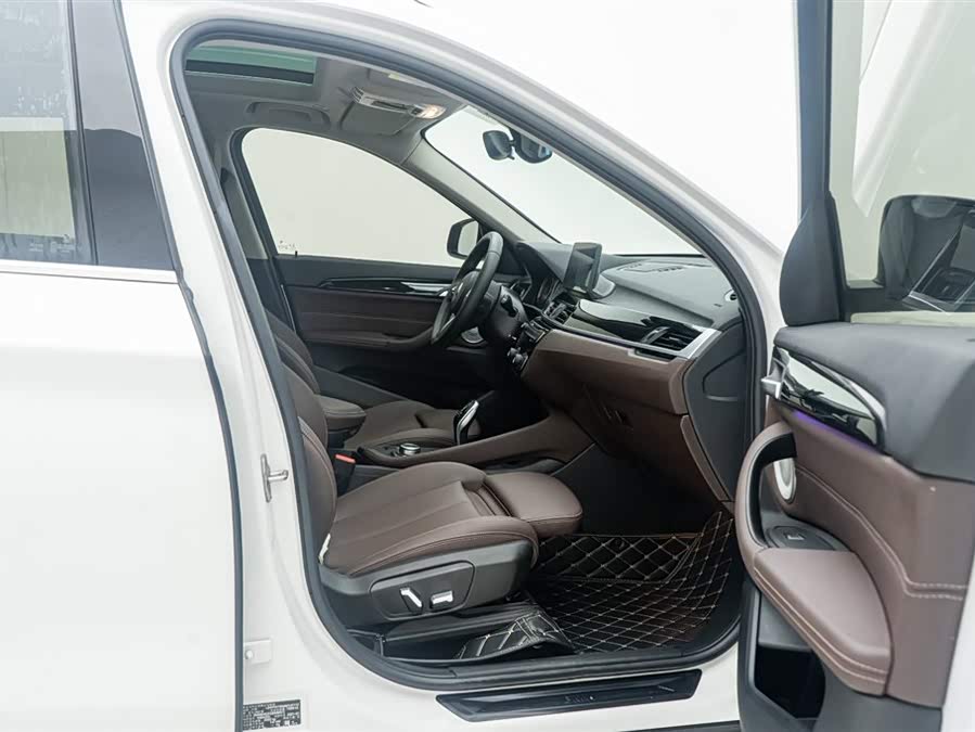 BMW X1 2021 — фото 18