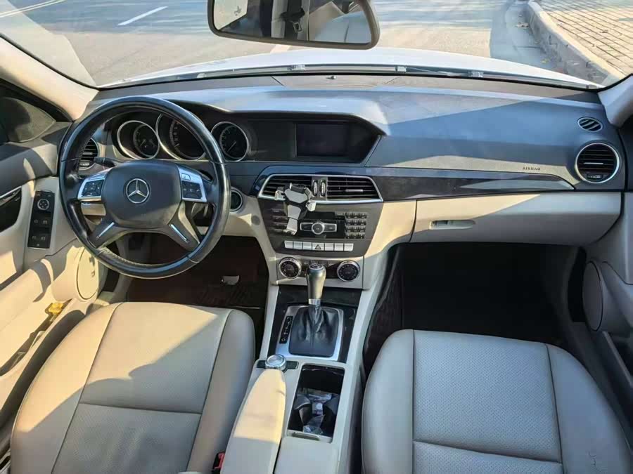 Mercedes-Benz C-Class 2011