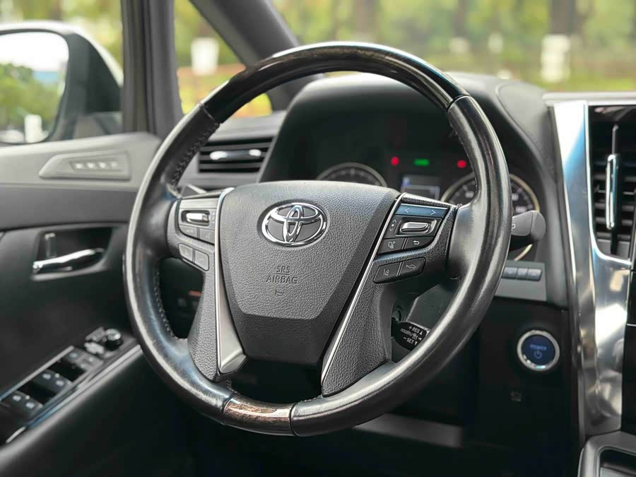 Toyota Alphard 2020 — фото 22