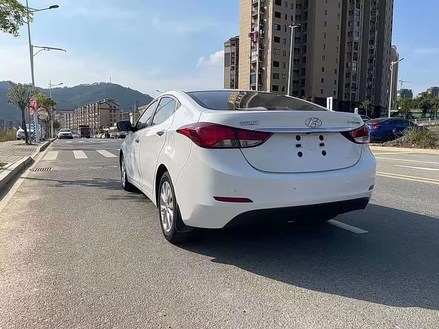 Hyundai Elantra 2016