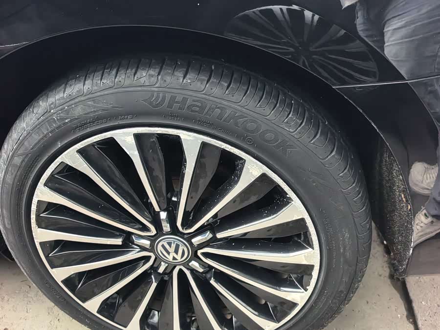 Volkswagen Passat 2017 — фото 12