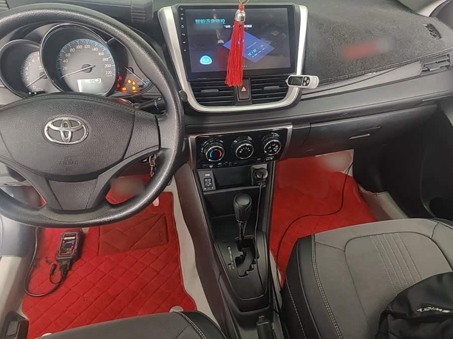 Toyota Yaris L 2016 — фото 10
