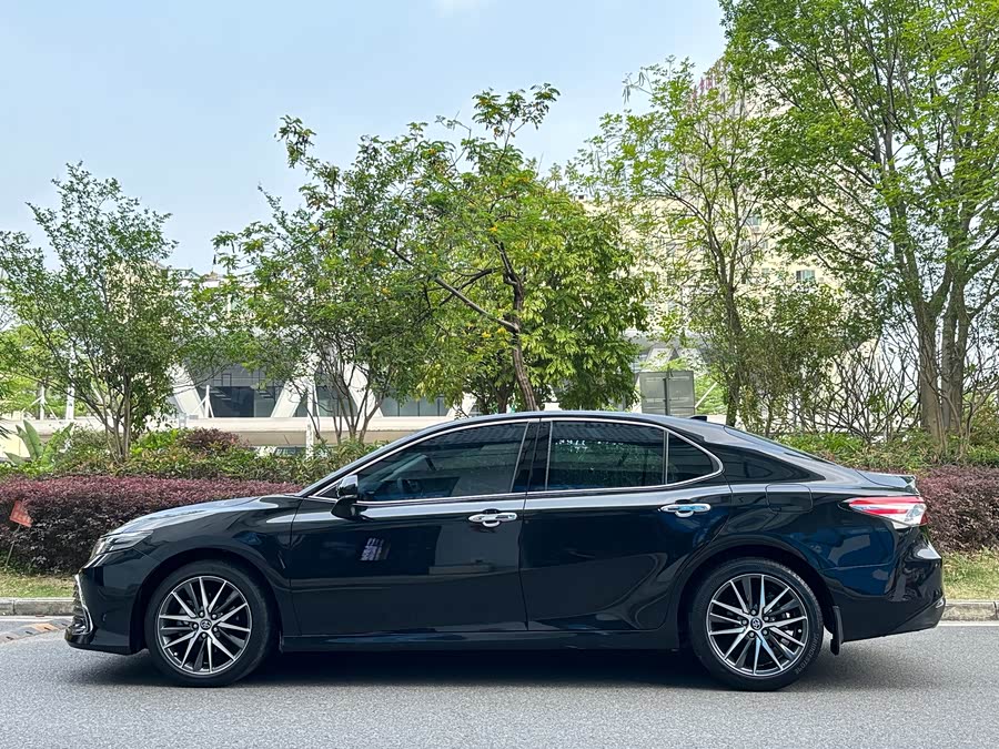 Toyota Camry 2021