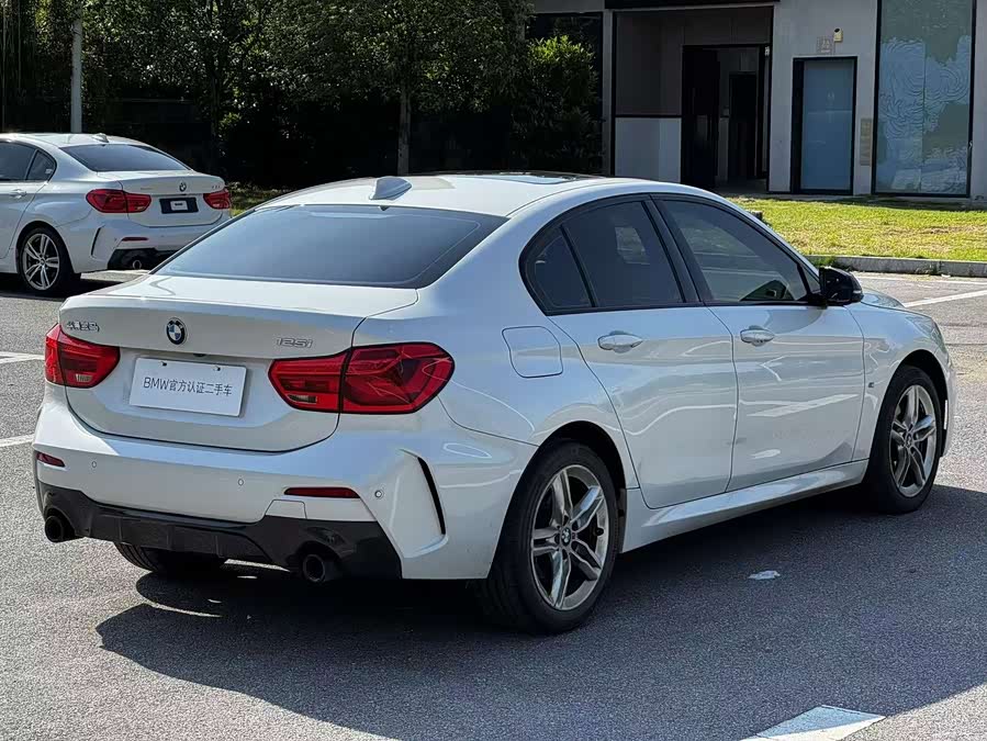 BMW 1 Series 2021 — фото 12