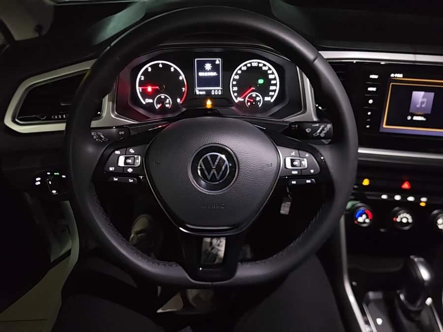 Volkswagen T-Roc 2021 — фото 11