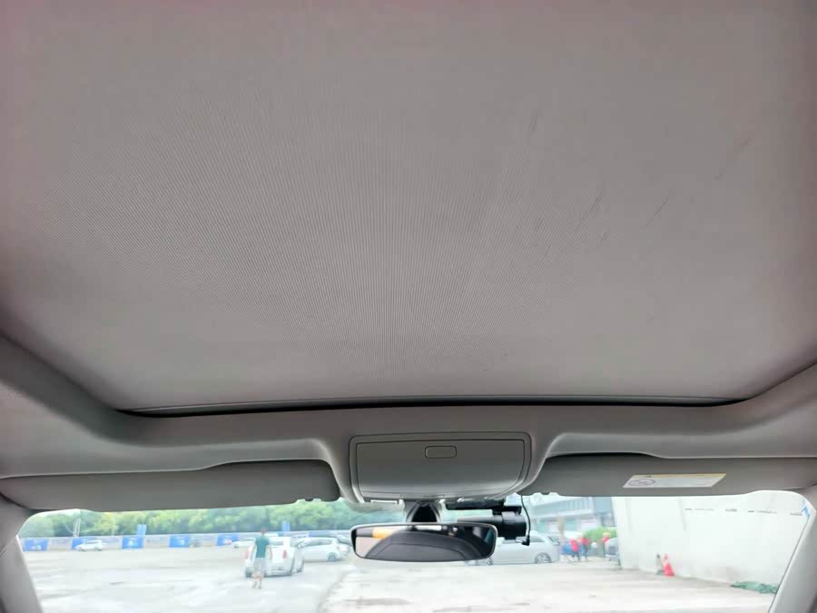 Volkswagen Tiguan L 2017 — фото 14