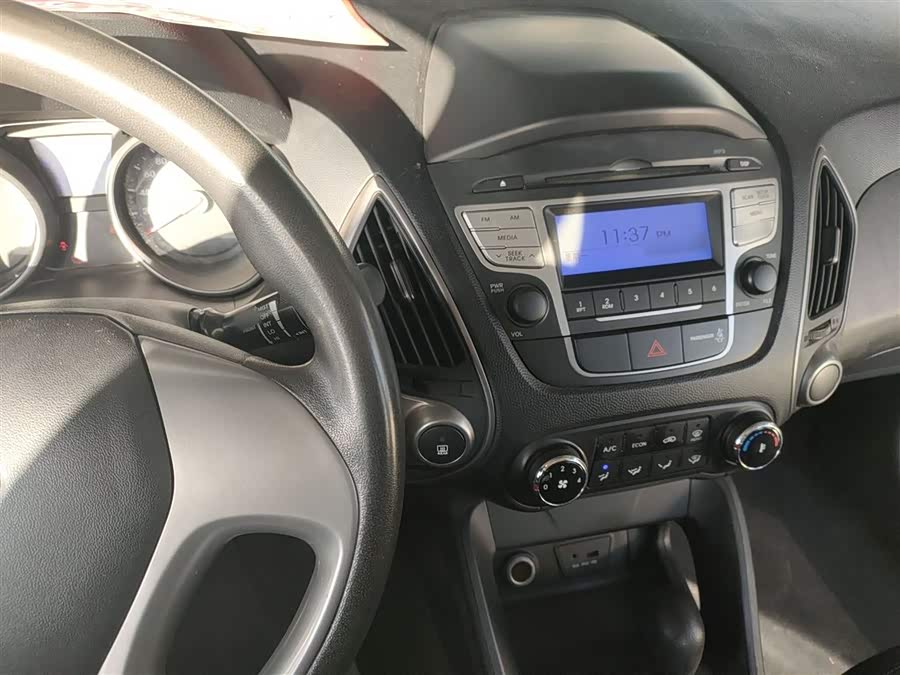 Hyundai ix35 2015 — фото 10