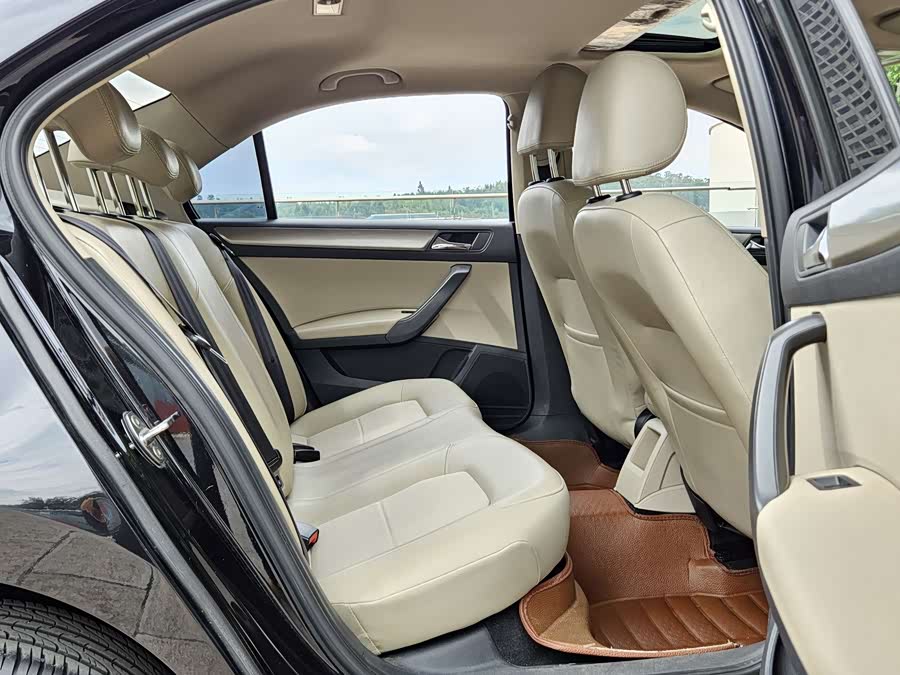 Volkswagen Santana 2015