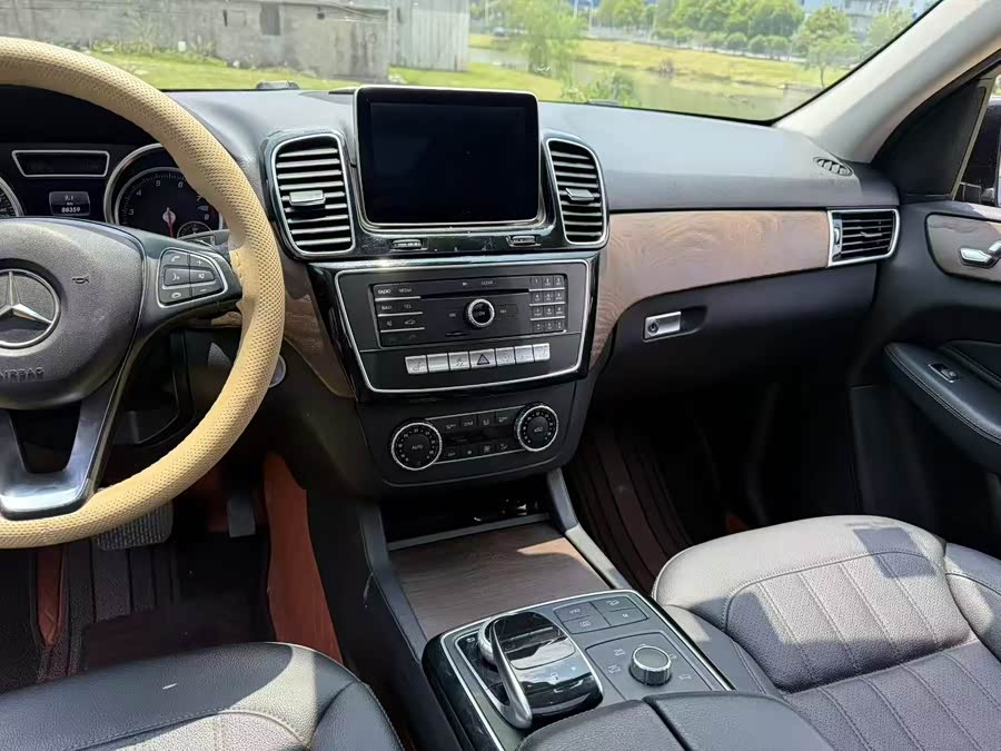 Mercedes-Benz GLE 2015 — фото 8