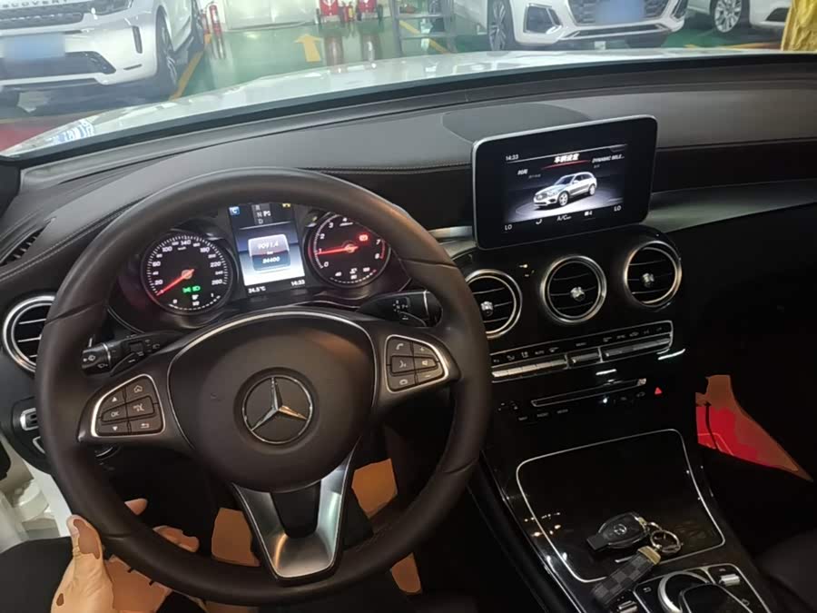 Mercedes-Benz GLC 2018 — фото 10
