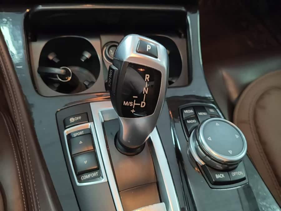 BMW 5 Series 2014 — фото 14