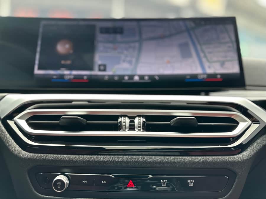 BMW 3 Series 2024 — фото 14