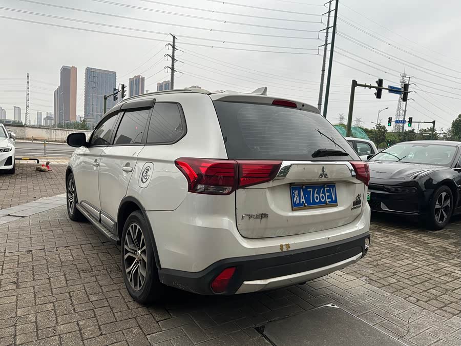 Mitsubishi Outlander 2018