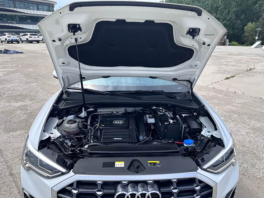 Audi Q3 2023 — фото 10