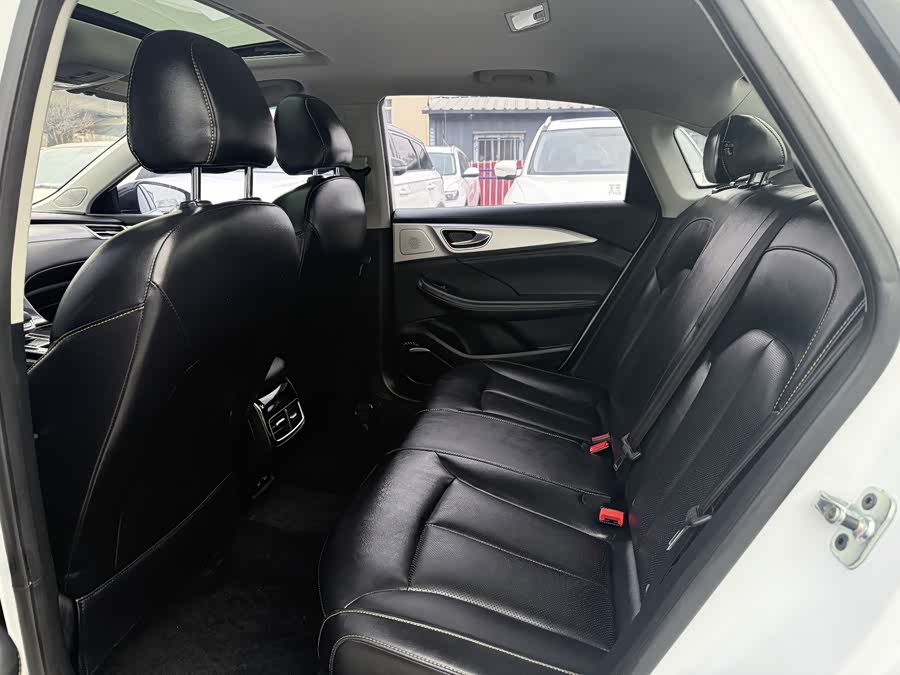 Roewe MAX 2021