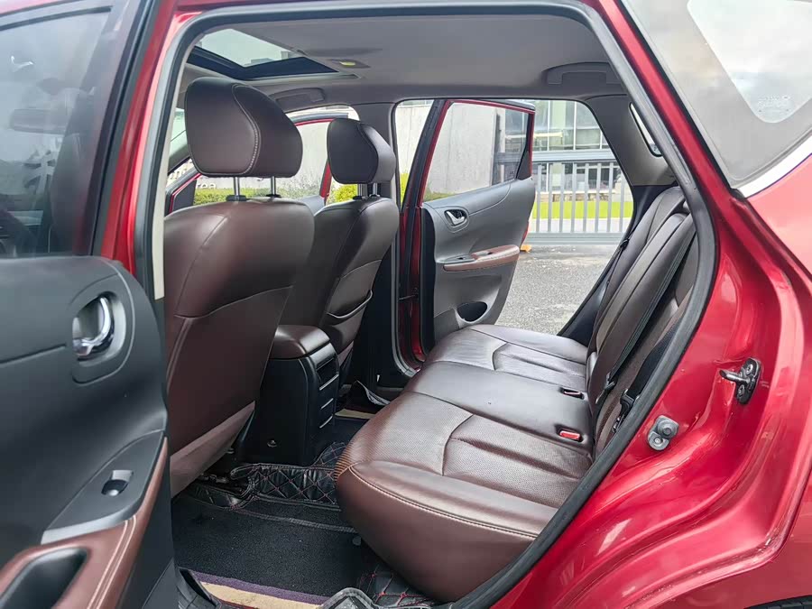 Nissan Tiida 2014