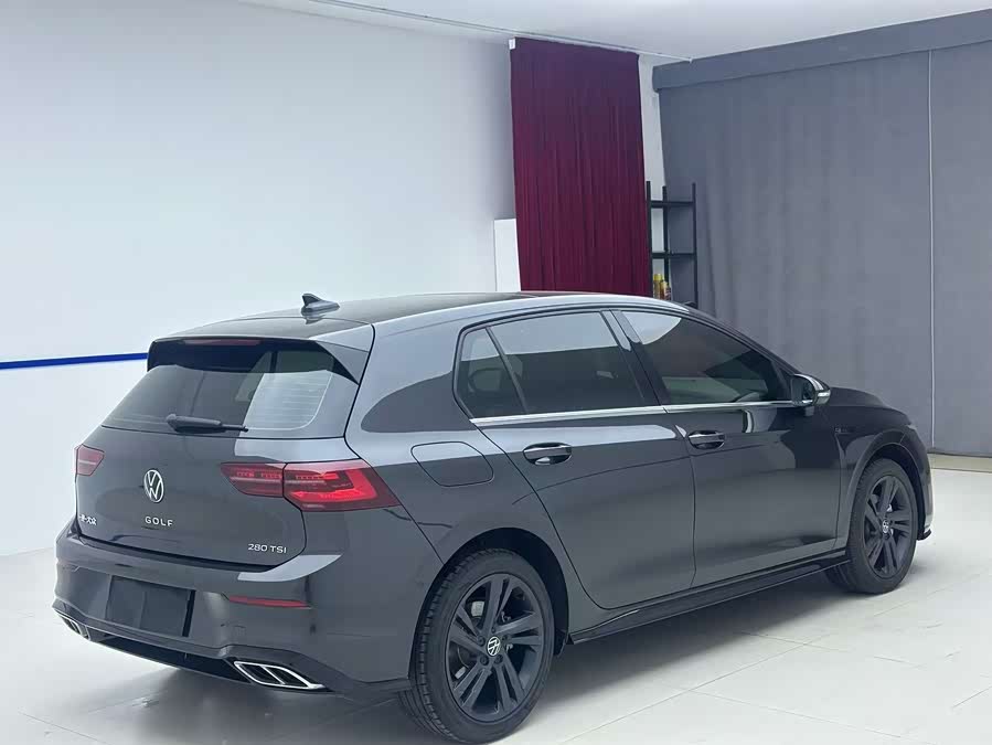 Volkswagen Golf 2021