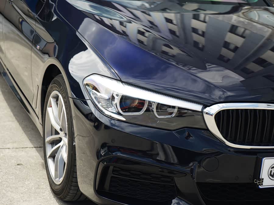 BMW 5 Series 2019 — фото 9