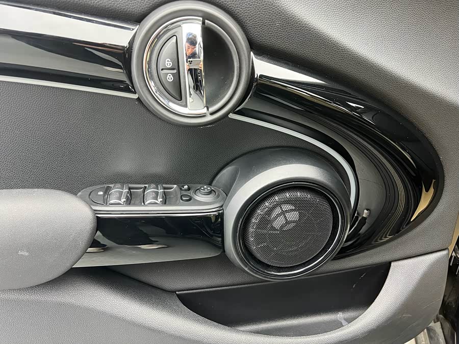 MINI MINI 2023