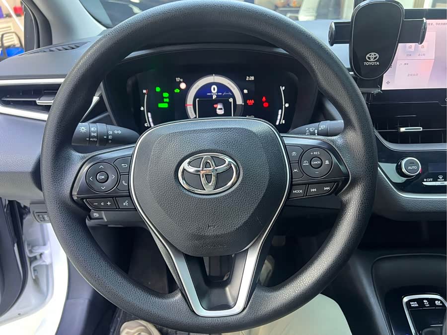 Toyota Corolla 2023 — фото 10