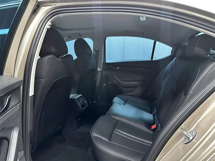 Skoda Octavia 2022 — фото 16