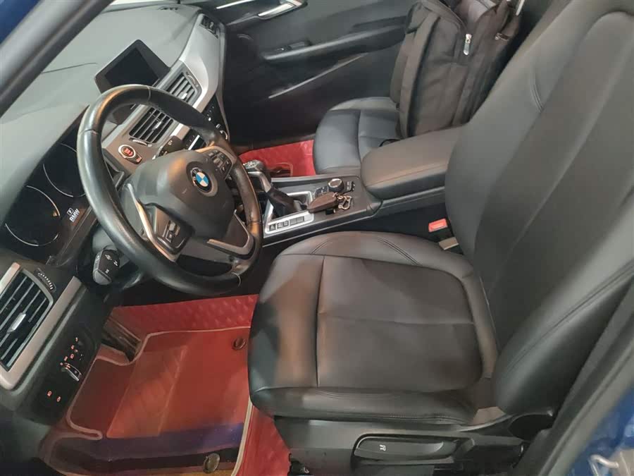 BMW 1 Series 2018 — фото 15