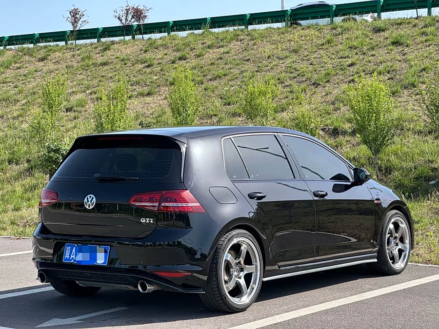 Volkswagen Golf GTI 2016 — фото 12