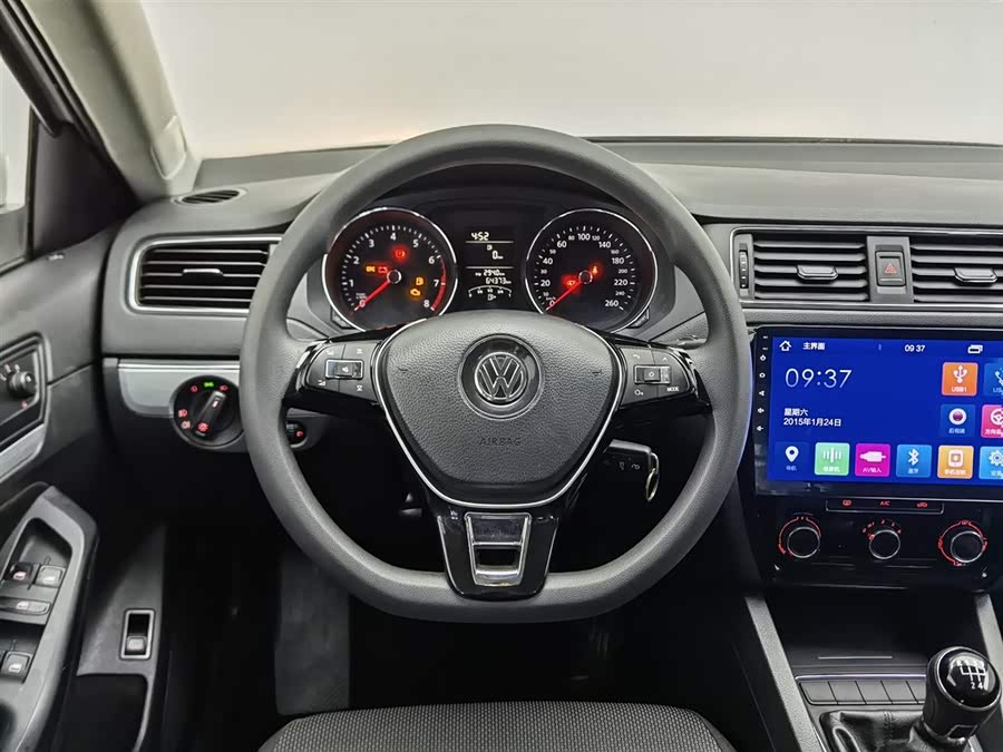 Volkswagen Sagitar 2015 — фото 11