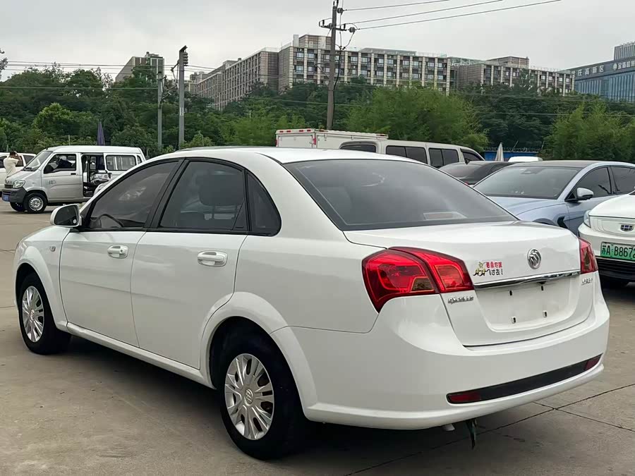 Buick Excelle 2015 — фото 10