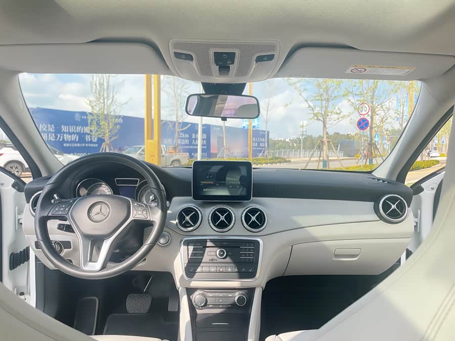 Mercedes-Benz GLA 2016