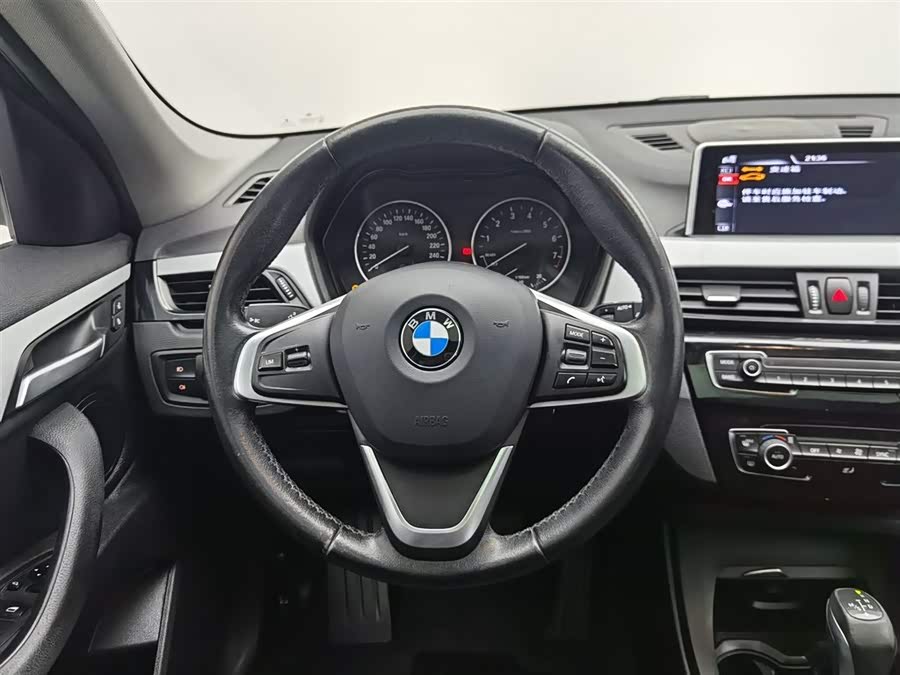 BMW X1 2016 — фото 11