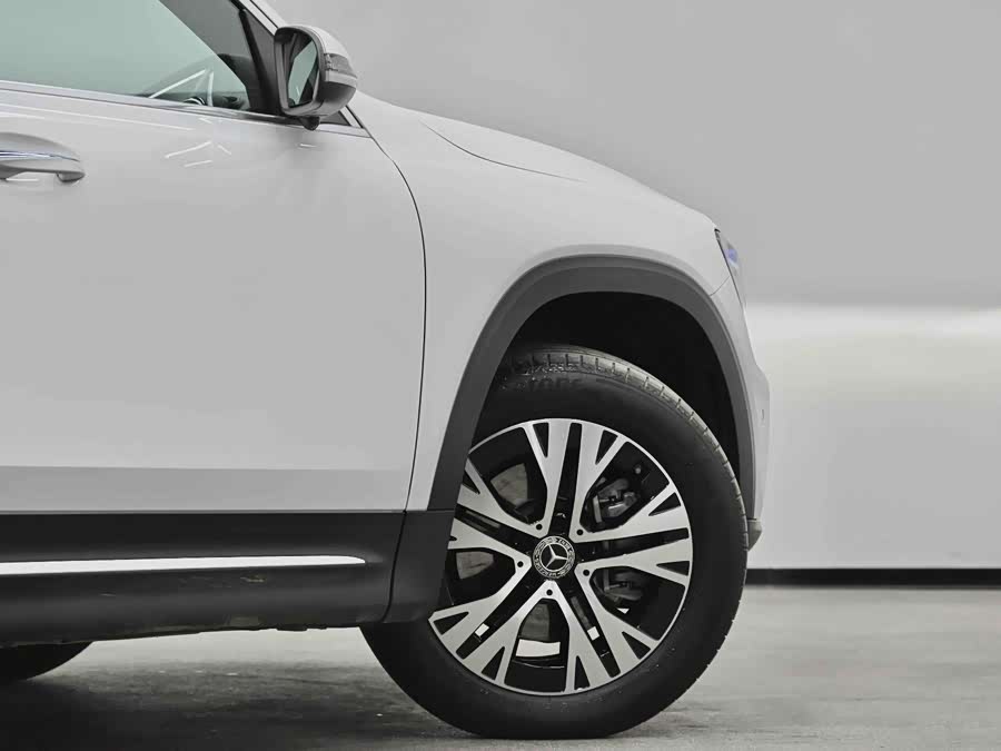 Mercedes-Benz GLB 2024 — фото 36