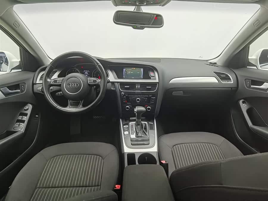 Audi A4L 2016